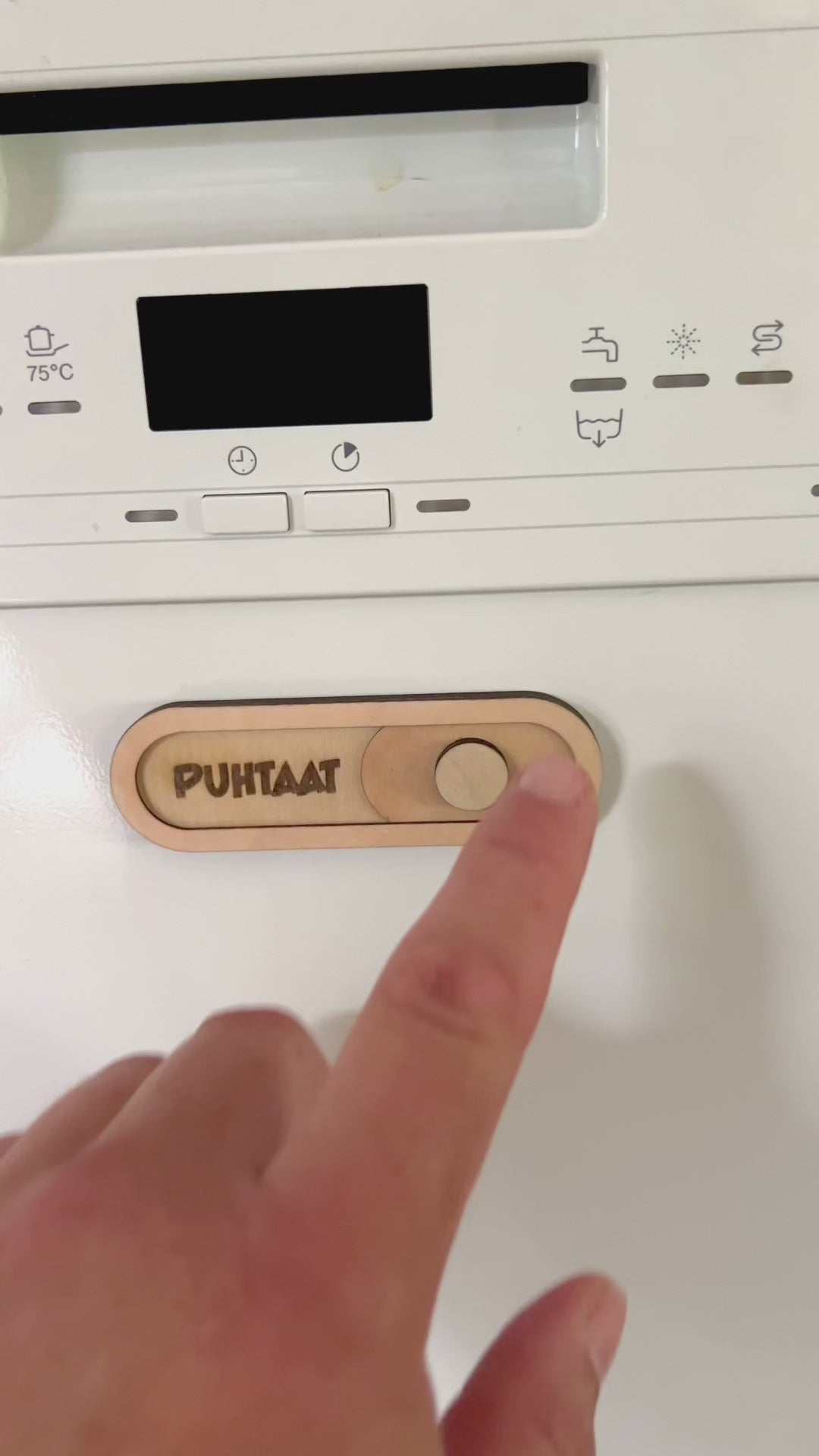 Puhtaat-likaiset kyltti astianpesukoneeseen
